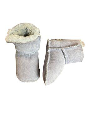 Ugg Pacific Sheepskin Boots Baby Girls Size 5 Gray Booties Hook and Loop Closure